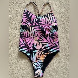 Roxy NWOT women’s one piece, medium swimsuit, floral print